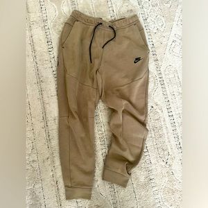 Men’s Nike Sweatpants joggers, Medium